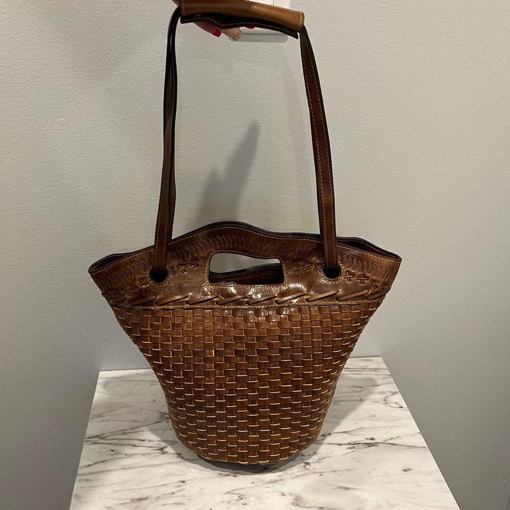 Women’s handbag (Patricia Nash Capri Tote).  ****Rare out of production bag